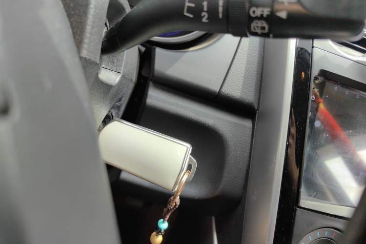 Used Mazda CX-7 2014 2.5L 2WD Fashion Edition Vehicle Key