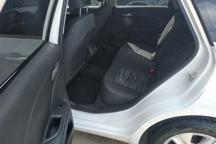 Used Chevrolet Monza 2019 320T Manual Xinxin Edition China VI Left Rear Seat