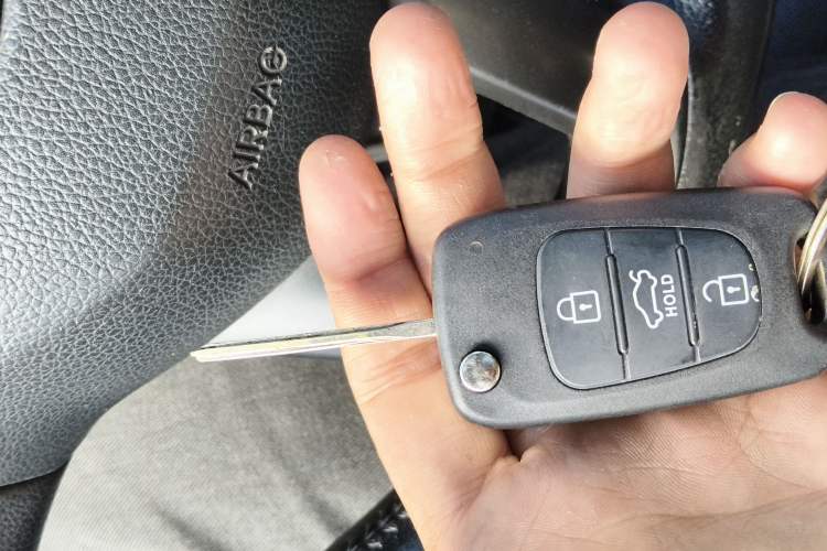 Used Kia Sportage R 2012 2.0L Manual Two-Wheel Drive GLS Vehicle Key