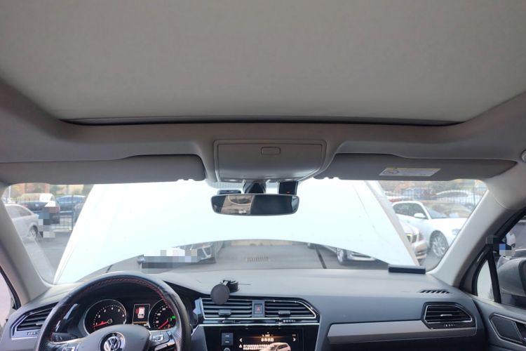 Used Volkswagen Tiguan L 2018 Facelift 330TSI Automatic Two-Wheel Drive Luxury Edition Headliner