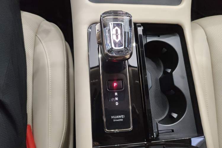 Used Hima AITO M7 2024 1.5T Intelligent Drive Rear-Drive Ultra Version 5 Seats Gear Lever