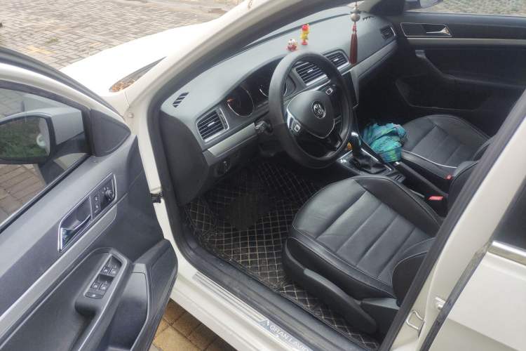 Used Volkswagen Gran Lavida 2017 230TSI DSG Comfort Edition Interior 3