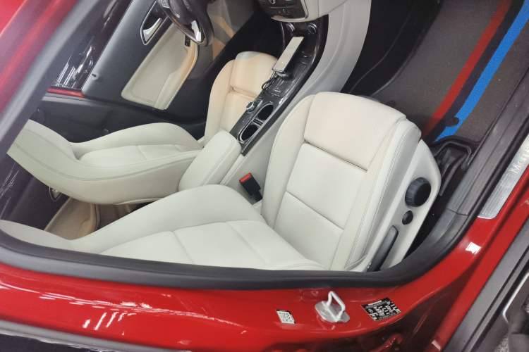 Used Mercedes-Benz GLA 2016 GLA 200 Fashion Model Right Front Seat