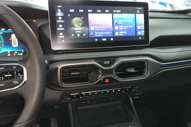 Used Geely Auto Haoyue 2020 1.8TD DCT Flagship 7-Seater
