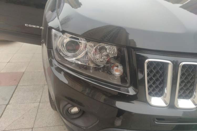 Used Jeep Compass 2014 2.4L four-wheel drive sport version
