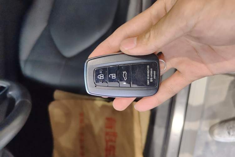 Used Toyota Camry 2021 Dual-Motor 2.5HG Luxury Edition Vehicle Key