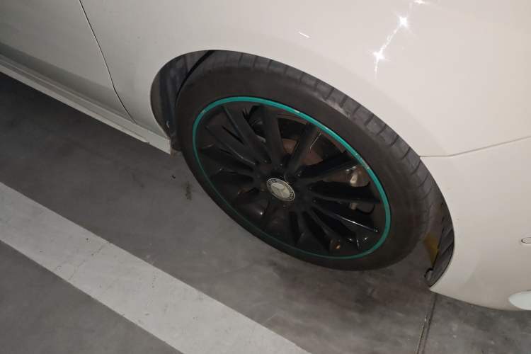 Used Mercedes-Benz A-Class 2016 A 200 Track Edition Right Front Wheel Hub