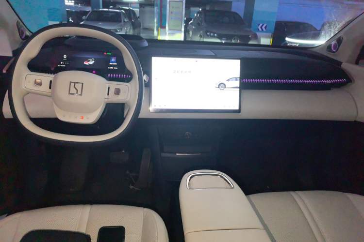 Used Zeekr X 2023 Four-Wheel Drive YOU Edition 4 Seats Center Console