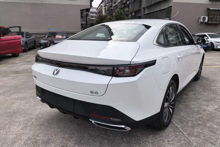 Used Changan Eado PHEV 2025 Smart New Blue Whale 145KM Battleship Edition
