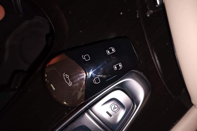 Used VOYAH Dream 2024 PHEV Extended-Range Premium Edition Interior 1