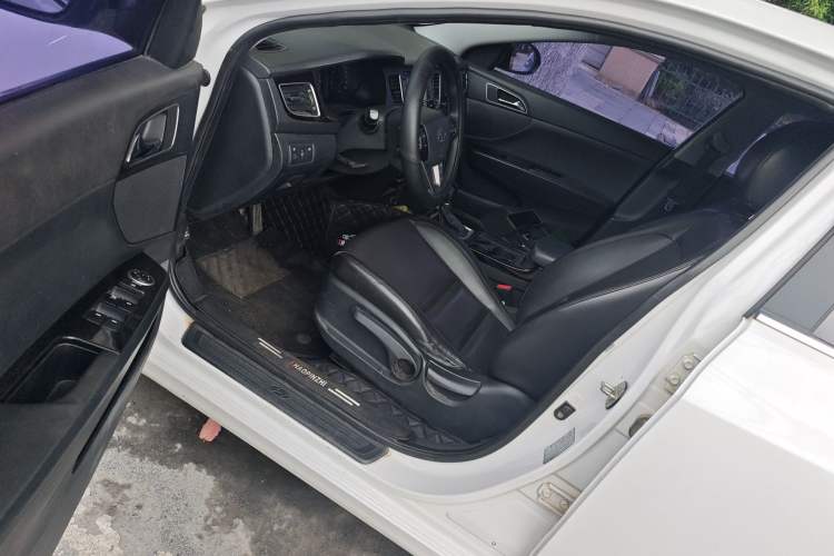 Used Hyundai Mistra 2014 1.8L Automatic Smart GLS Driver Seat