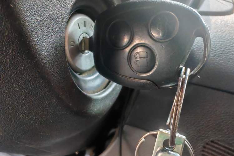 Used Ford Transit 2019 2.0T Diesel Multi-Purpose Commercial Vehicle Short Wheelbase Low Roof 6-Seater China VI Standard Vehicle Key