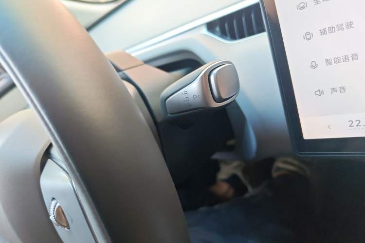 Used XPeng MONA M03 2024 620 with Ultra-Long Range Gear Lever