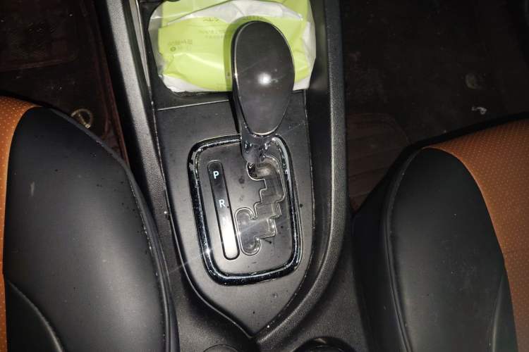 Used CHANGAN CS35 2015 1.6L Automatic Prestige Model China V Standard Gear Lever