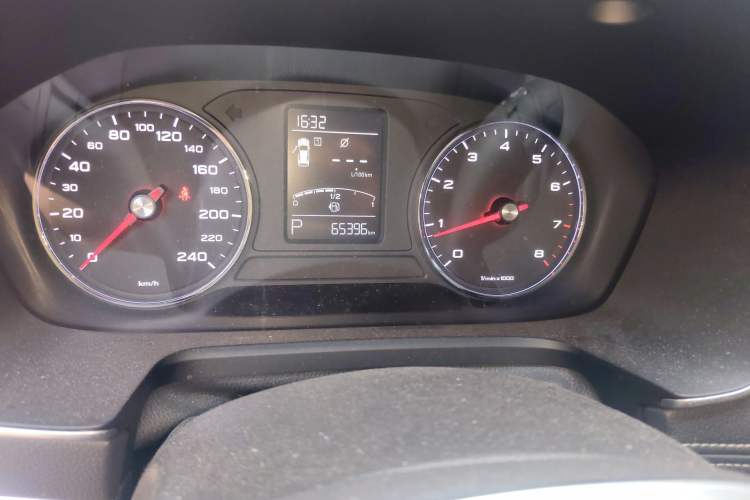 Used Roewe RX5 2016 20T Two-Wheel Drive Automatic Flagship Edition
