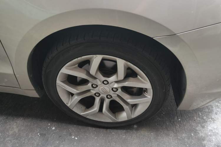 Used Geely Auto Emgrand GT 2015 1.8T Premium Model Right Front Wheel Hub