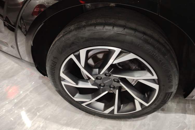 Used Lynk & Co 09 2021 2.0T Halo Six-Seater
