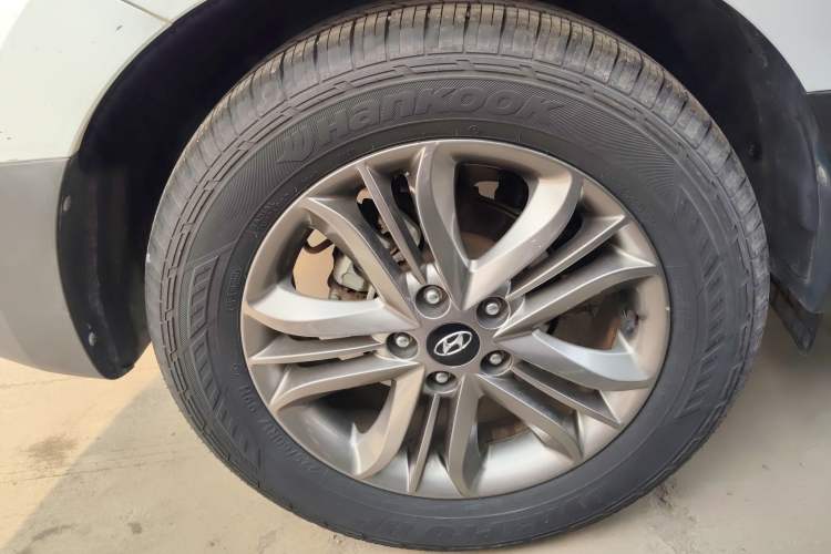 Used Hyundai ix35 2015 2.0L Automatic 2WD Smart Version China V Standard
