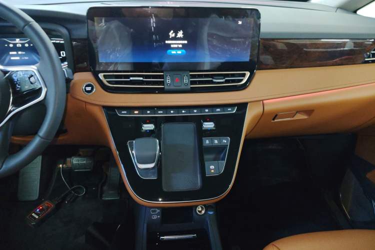 Used Hongqi HQ9 2023 2.0T Smart Connect Flagship Edition