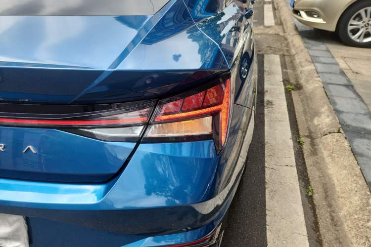 Used Hyundai Elantra 2021 1.5L CVT LUX Prestige Edition Right Rear Taillight