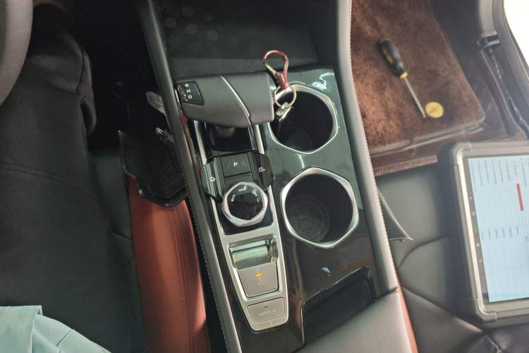 Used CHANGAN Eado 2023 Changan Edition PLUS Blue Whale NE 1.4T GDI DCT Prestige Version Gear Lever