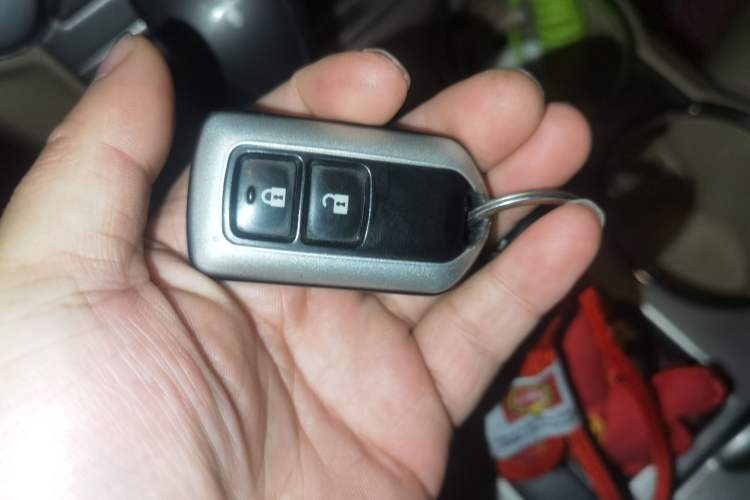 Used Toyota Highlander 2012 2.7L Two-Wheel Drive 7-Seater Luxury Edition
