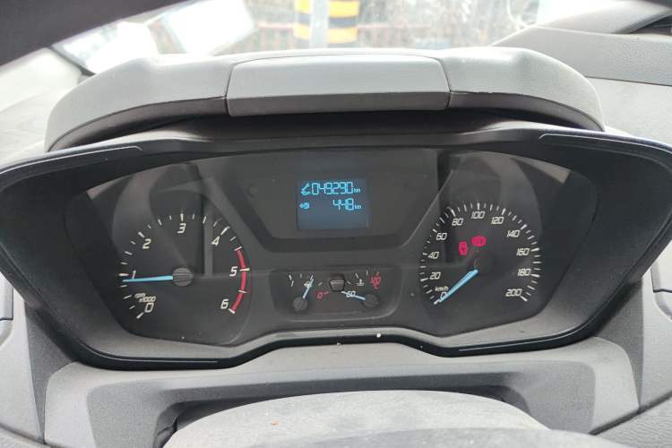 Used Ford Transit 2017 2.0T Diesel Multi-Purpose Commercial Vehicle Short Wheelbase Low Roof China V Standard