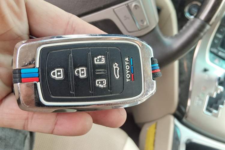 Used Toyota Alphard 2012 3.5L Luxury Edition
