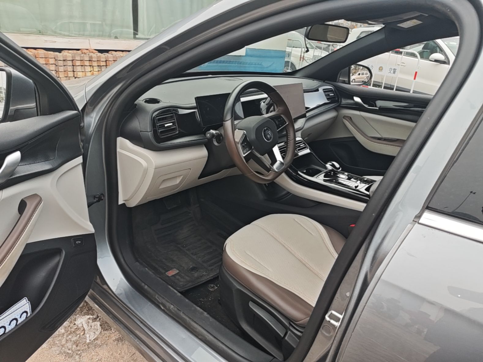 BYD Qin PLUS 2024 HONOR Edition DM-i 55KM Leading Model — снимка 18
