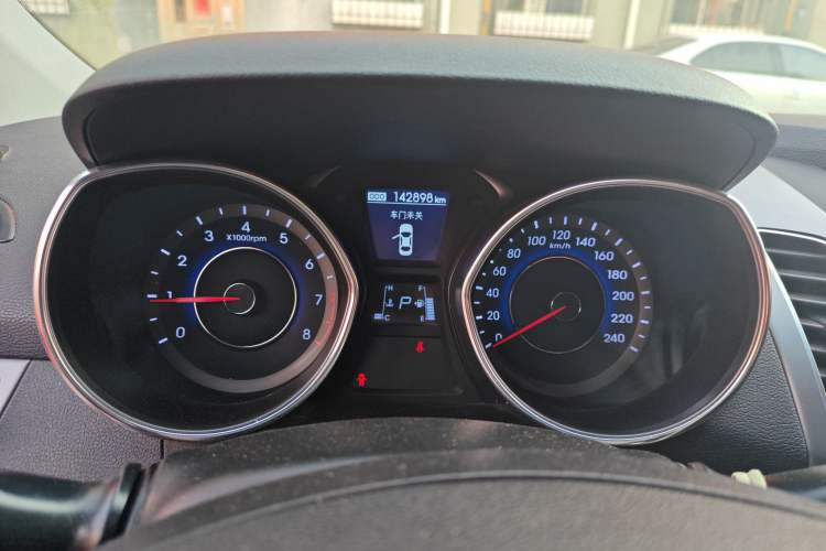 Used Hyundai Elantra (5th Generation / Langdong) 2015 1.6L Automatic Luxury Model
