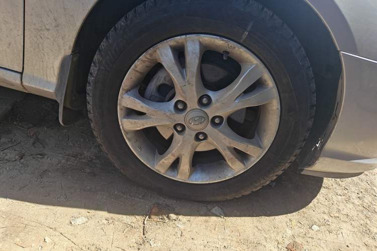 Used Hyundai Celesta 2008 1.8L MT GLS Right Front Wheel Hub