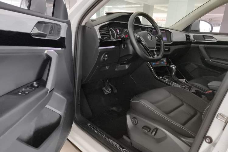 Used Volkswagen Tayron 2020 280TSI Two-Wheel Drive Luxury Connect Edition Driver Seat