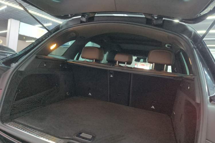 Used Mercedes-Benz GLC 2018 Facelift GLC 260 4MATIC Luxury Edition