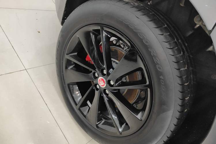 Used Jaguar F-PACE 2023 P250 R-Dynamic BLACK
