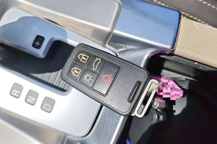 Used Volvo XC60 2012 T5 Comfort Edition Vehicle Key