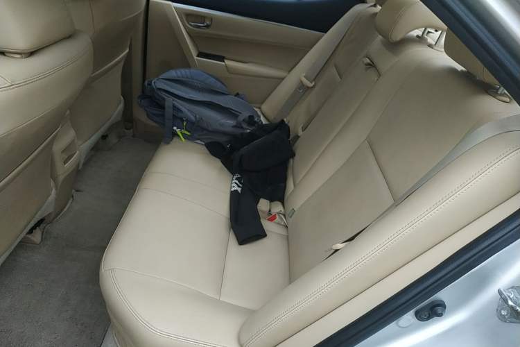 Used Toyota Corolla 2016 Dual-Engine 1.8L E-CVT Elite Edition
