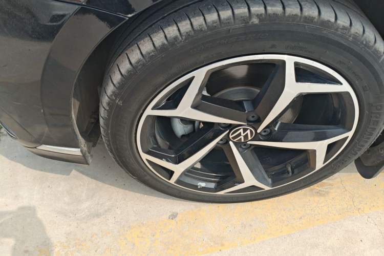 Used Volkswagen Magotan 2023 2 Million Units Limited Edition 330TSI DSG Leading Version
