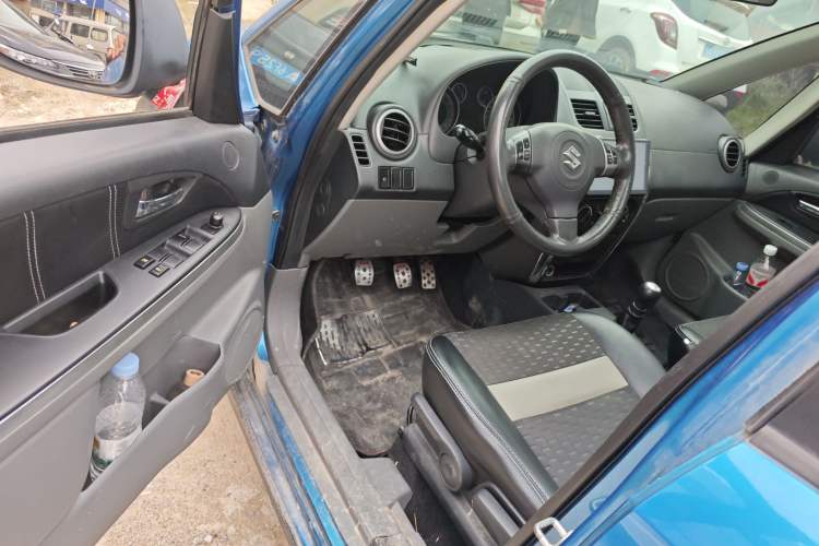Used Suzuki SX4 2011 Revised Version 1.6L Manual Sport Edition
