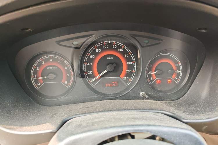 Used Soueast V3 Lingyue 2012 Revised Version 1.5L Manual Comfort Edition
