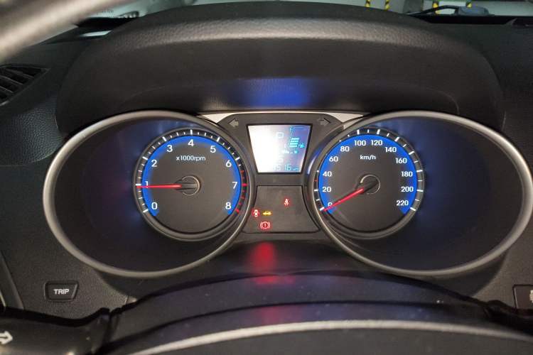 Used Hyundai ix35 2013 2.0L Automatic Two-Wheel Drive Smart GLS China IV Standard Instrument Cluster