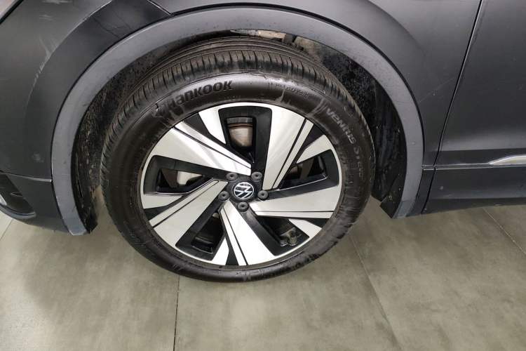 Used Volkswagen Tiguan L 2023 Restyled 330TSI Automatic Two-Wheel Drive R-Line Enhanced Comfort Version Left Front Wheel Hub