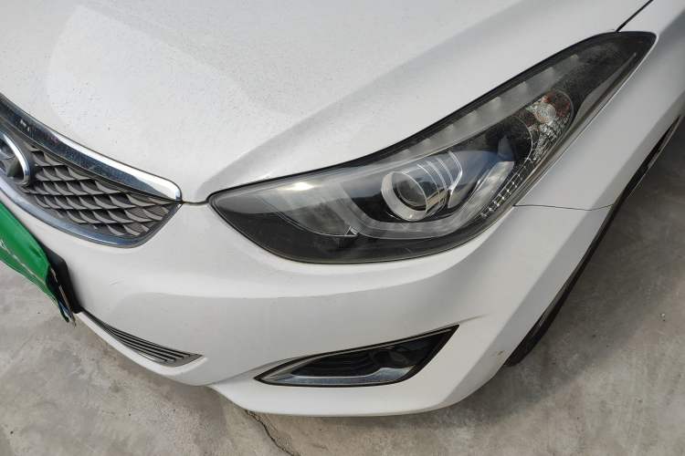 Used Hyundai Elantra (5th Generation / Langdong) 2016 1.6L Automatic Smart Version
