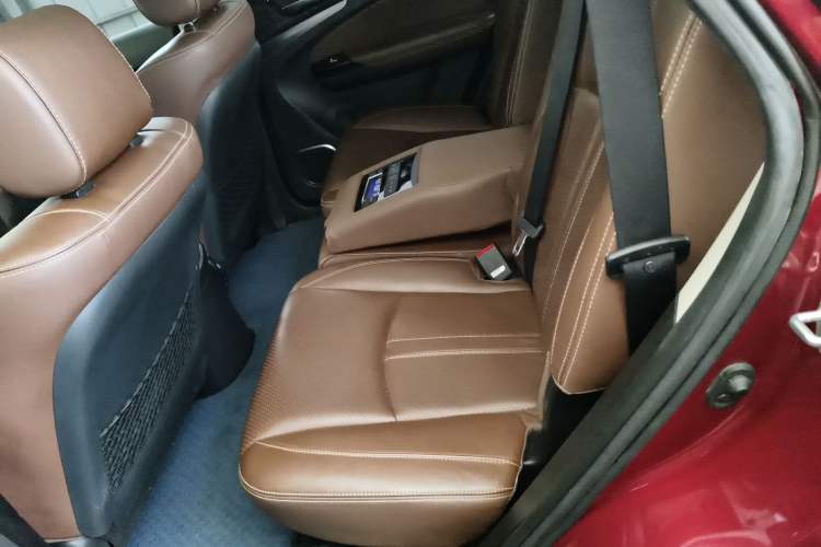 Used BYD Tang New Energy 2015 2.0T Four-Wheel-Drive Flagship Model Left Rear Seat