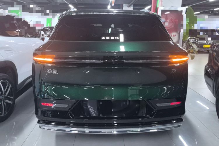 Used Zeekr 7X 2025 100 kWh Long-Range Rear-Wheel Drive with Intelligent Driving Features
