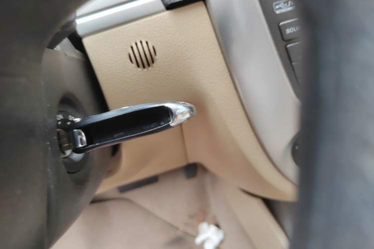 Used Buick Excelle 2013 1.5L Automatic Classic Model
