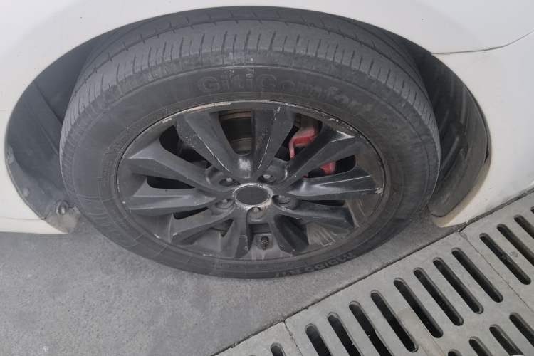 Used Hyundai Sonata 2013 2.4L Automatic Leading Edition China IV Standard Right Front Wheel Hub