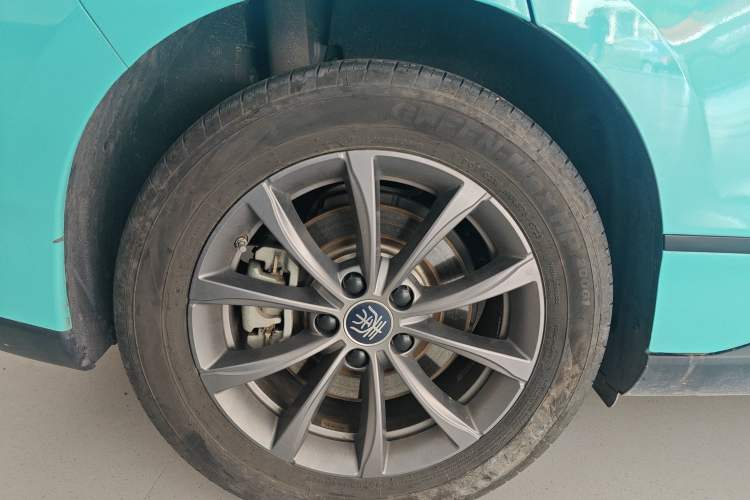 Used BYD Qin L 2025 EV 545KM Beyond Version Right Rear Wheel Hub