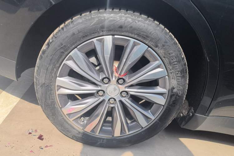 Used Hongqi E-QM5 2022 431 km Charge & Enjoy Edition