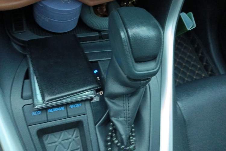 Used Toyota RAV4 2020 2.0L CVT Two-Wheel Drive Fashion Edition