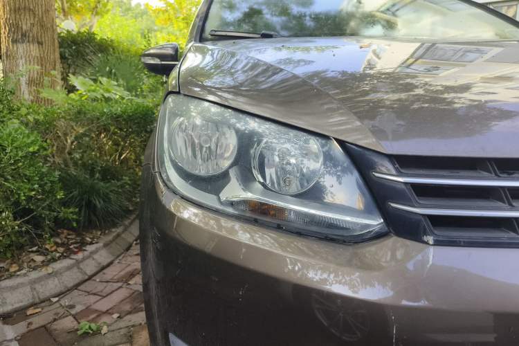 Used Volkswagen Touran 2011 1.4T Manual Zhiya Edition 5 Seats
